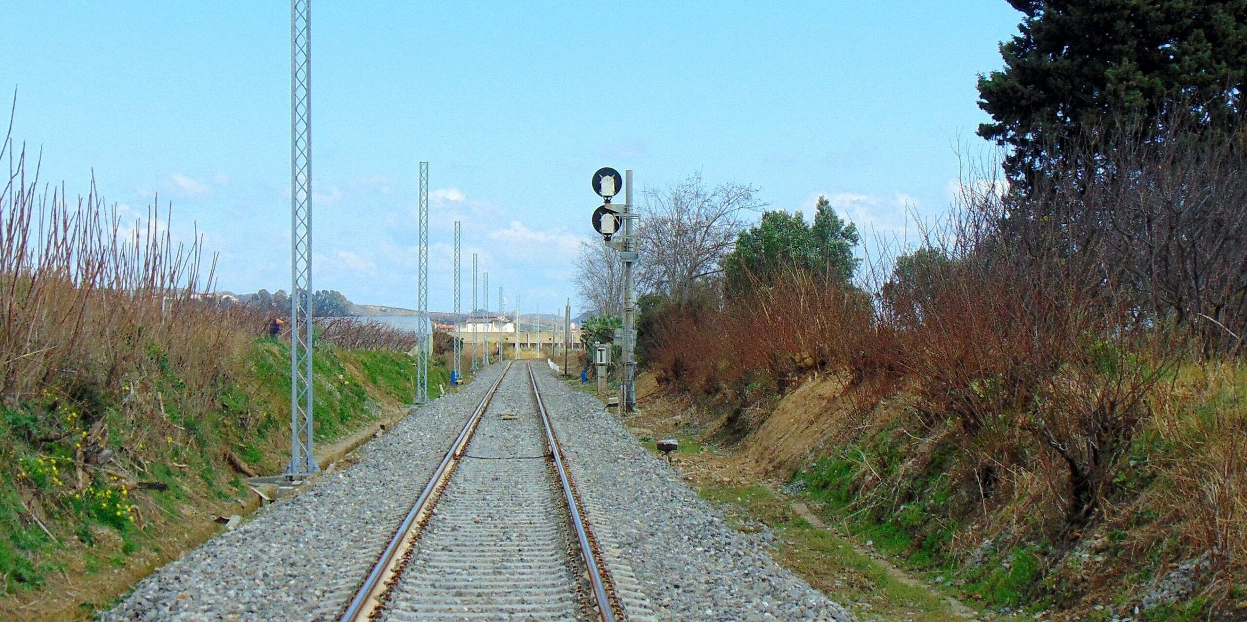 Maltempo, ancora sospesa la circolazione ferroviaria tra Fuscaldo e Cetraro