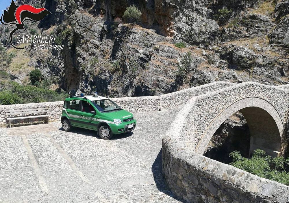 Violano la “zona rossa” del Raganello e postano la foto sui social, denunciati