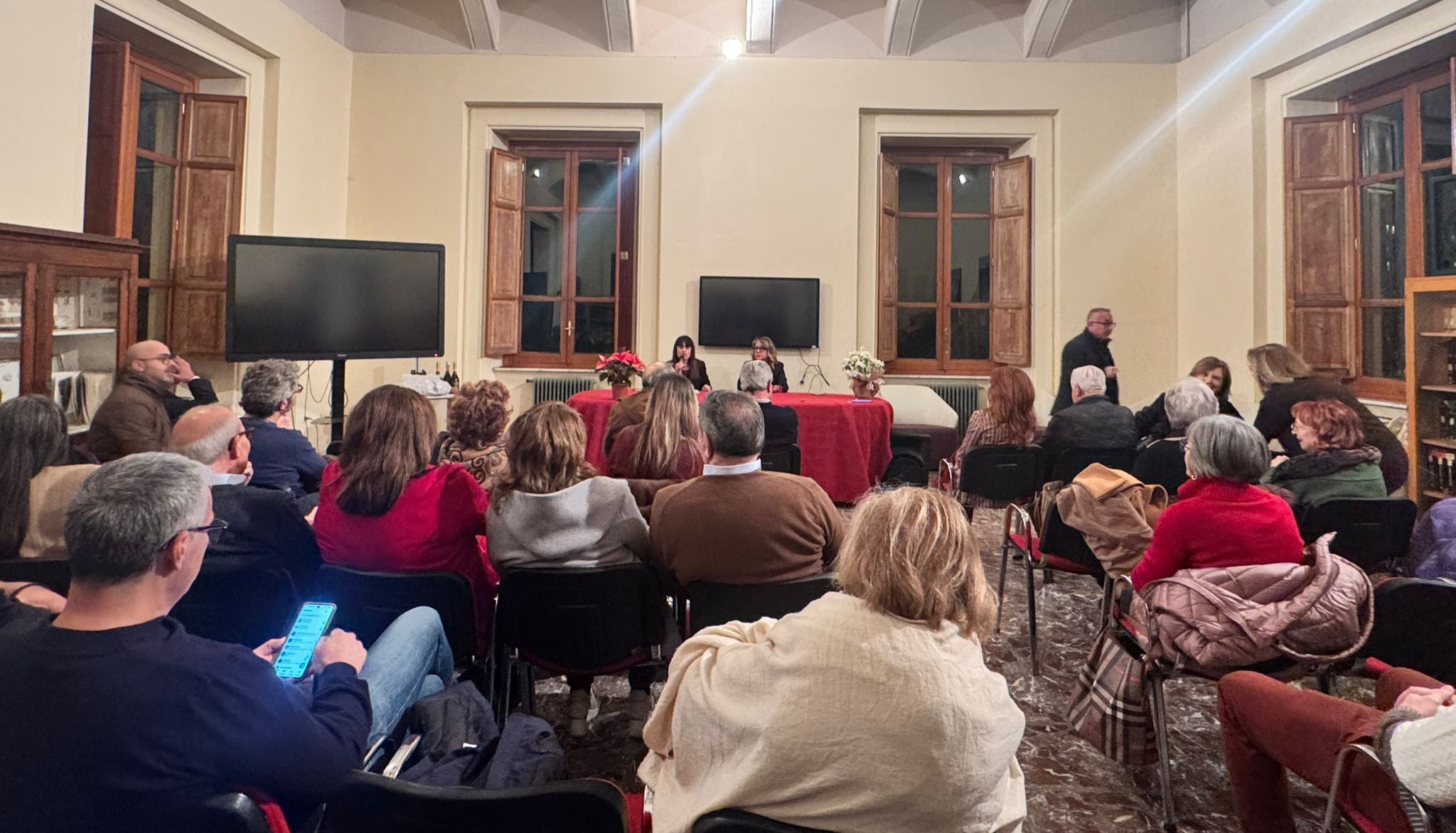 “Discute la città”, Bianca Rende riunisce a Cosenza i comitati e avvia un dialogo permanente con i quartieri