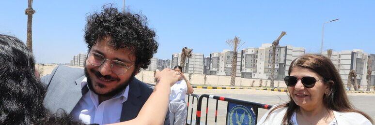 Patrick Zaki arriva domani in Italia