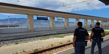 Evade dai domiciliari a Messina e tenta la fuga in treno: arrestato a Villa San Giovanni