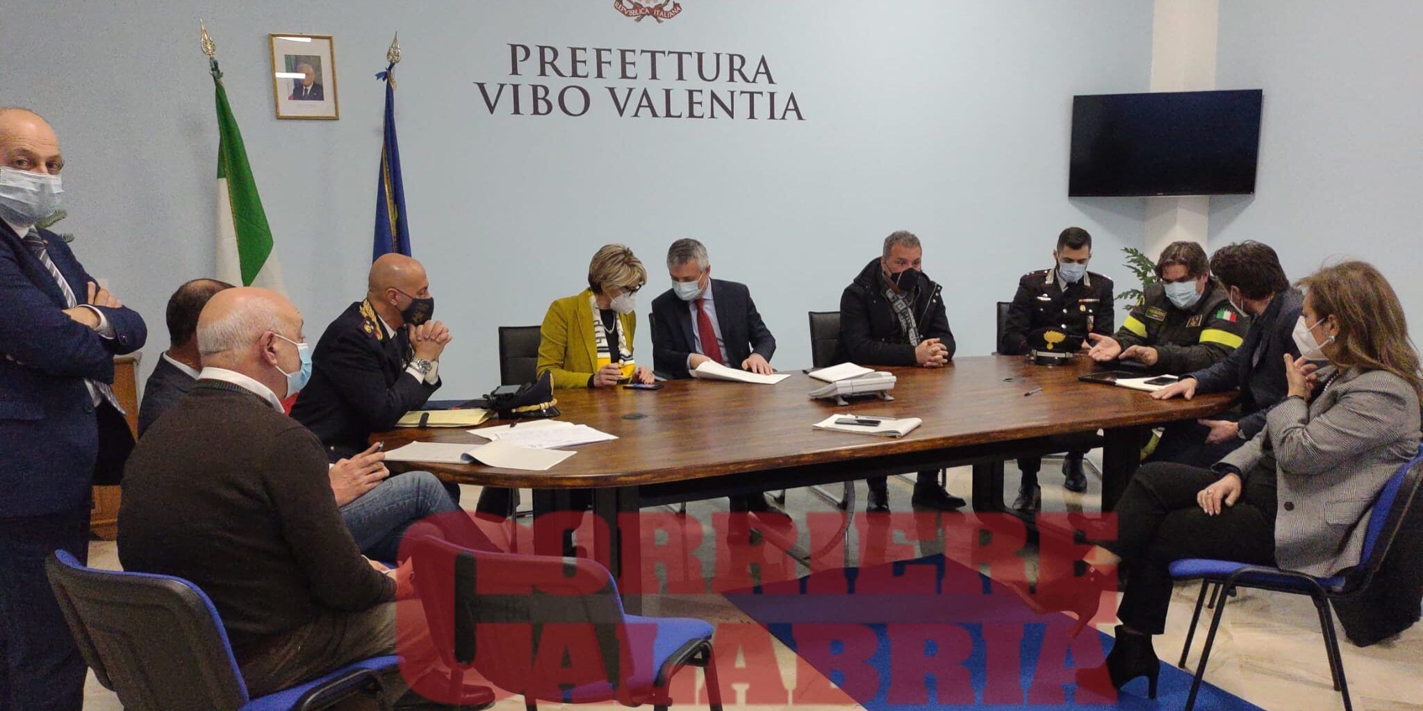 Massi sulla SS18 nel Vibonese, «impossibile riaprire in tempi brevi»