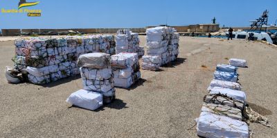 Il maxi carico di cocaina sul peschereccio partito da Bagnara sequestrato in mare aperto. L’uomo dei Bellocco: «L’errore? Spegnere il gps»