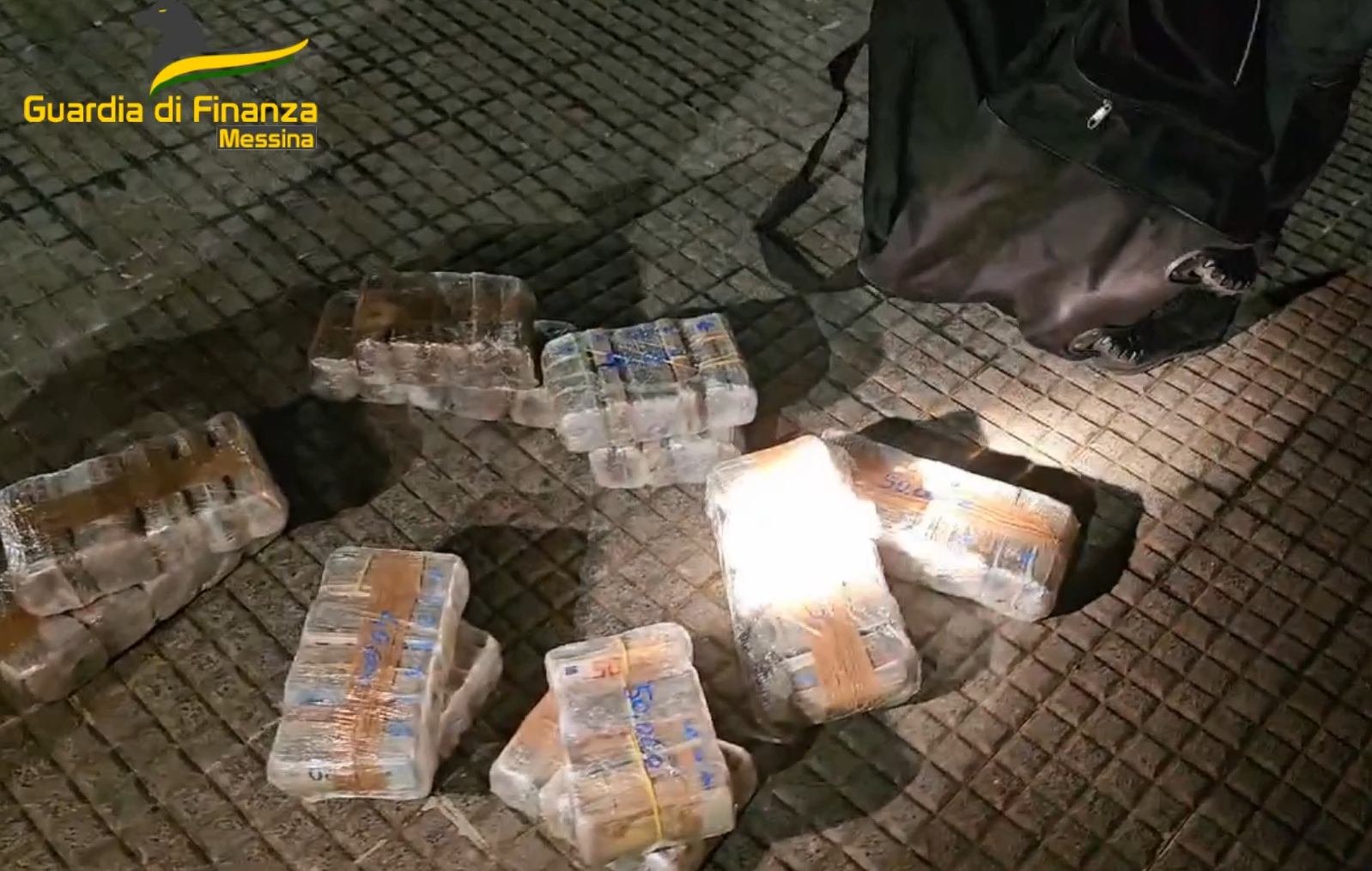 Passa lo Stretto di Messina con 600mila euro: fermato un calabrese – VIDEO