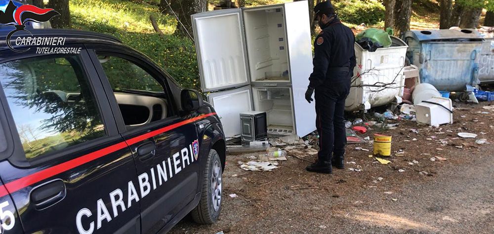 Abbandonavano ciclicamente i rifiuti a Montalto, identificati 20 cittadini – VIDEO