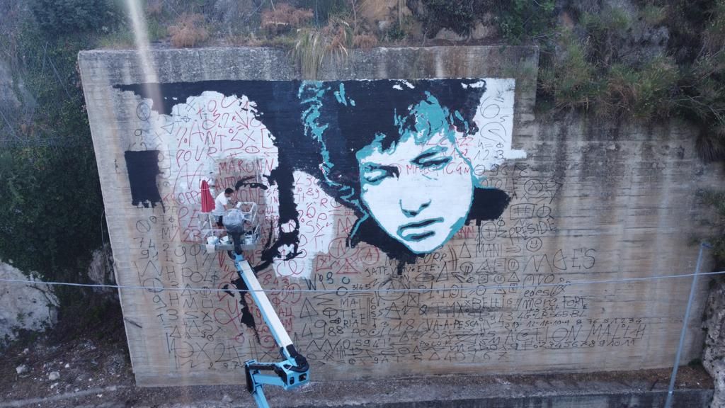 Bob Dylan e Mike Porco (l’uomo di Domanico che lo scoprì) insieme in un murale