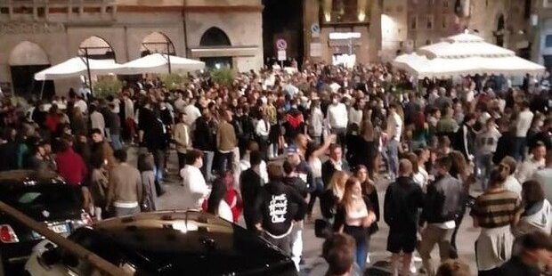 Dalla Dad agli assembramenti, un nuovo Dpcm per frenare la “movida”