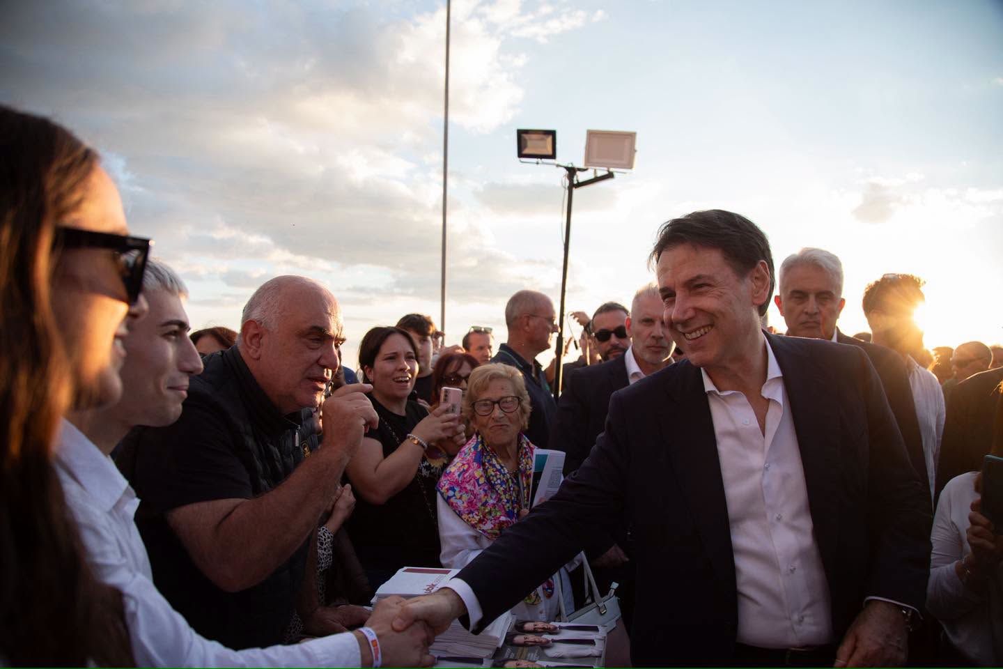 Il ritorno di Conte nella Calabria “laboratorio” e rampa di lancio. Le tappe e le sfide del M5S verso il 2027