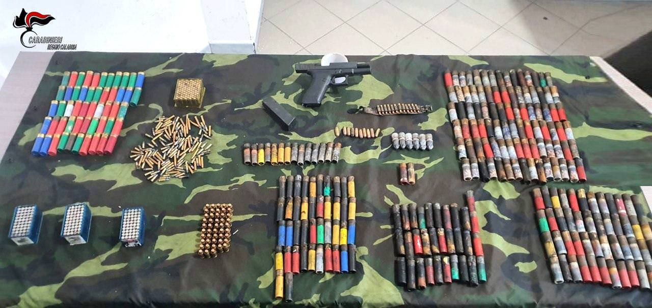 Un bunker ed una santabarbara di armi scovati nella Locride -VIDEO