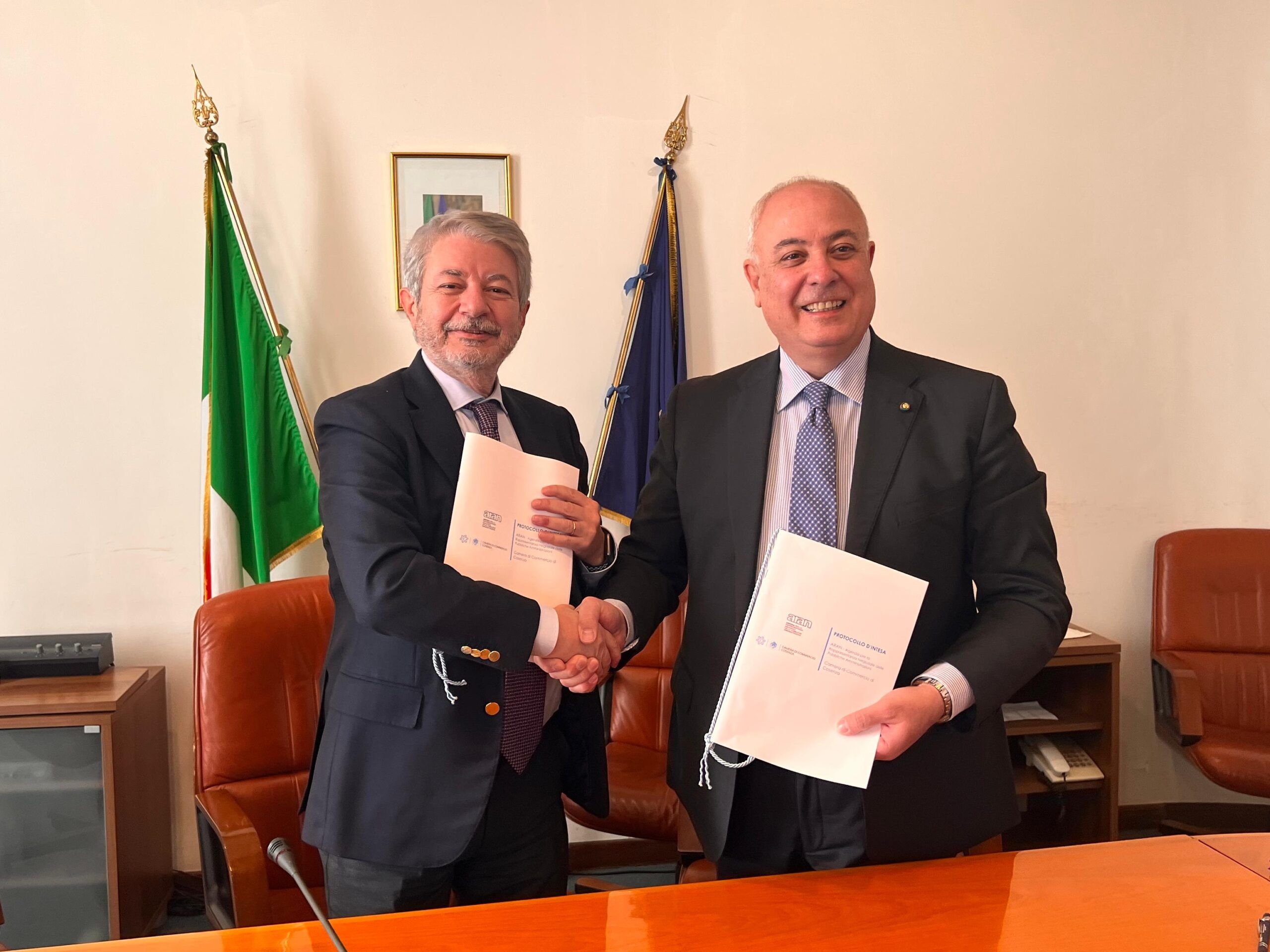 Migliore contesto lavorativo, nasce  “Al posto tuo”. Algieri firma l’accordo con Aran