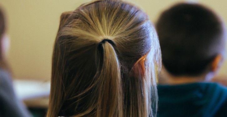 Reggio Calabria, atti sessuali su una bimba di 7 anni. Arrestato un bidello