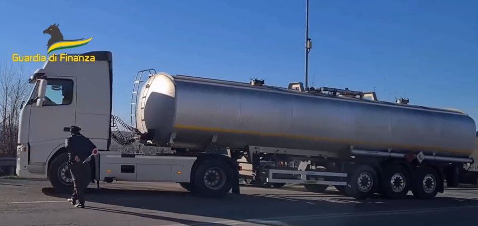 Frode sui carburanti, il blitz della Gdf porta al sequestro di 300 milioni