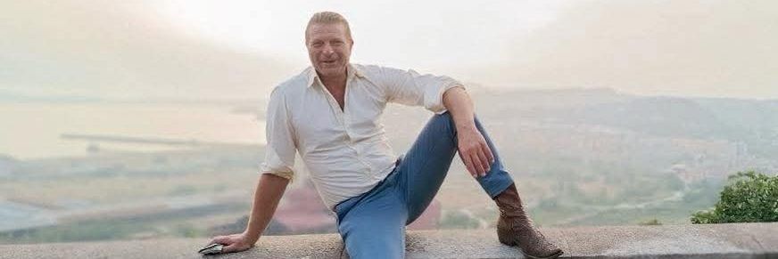 Morto per botulino, dolore e rabbia ai funerali di Di Sarno