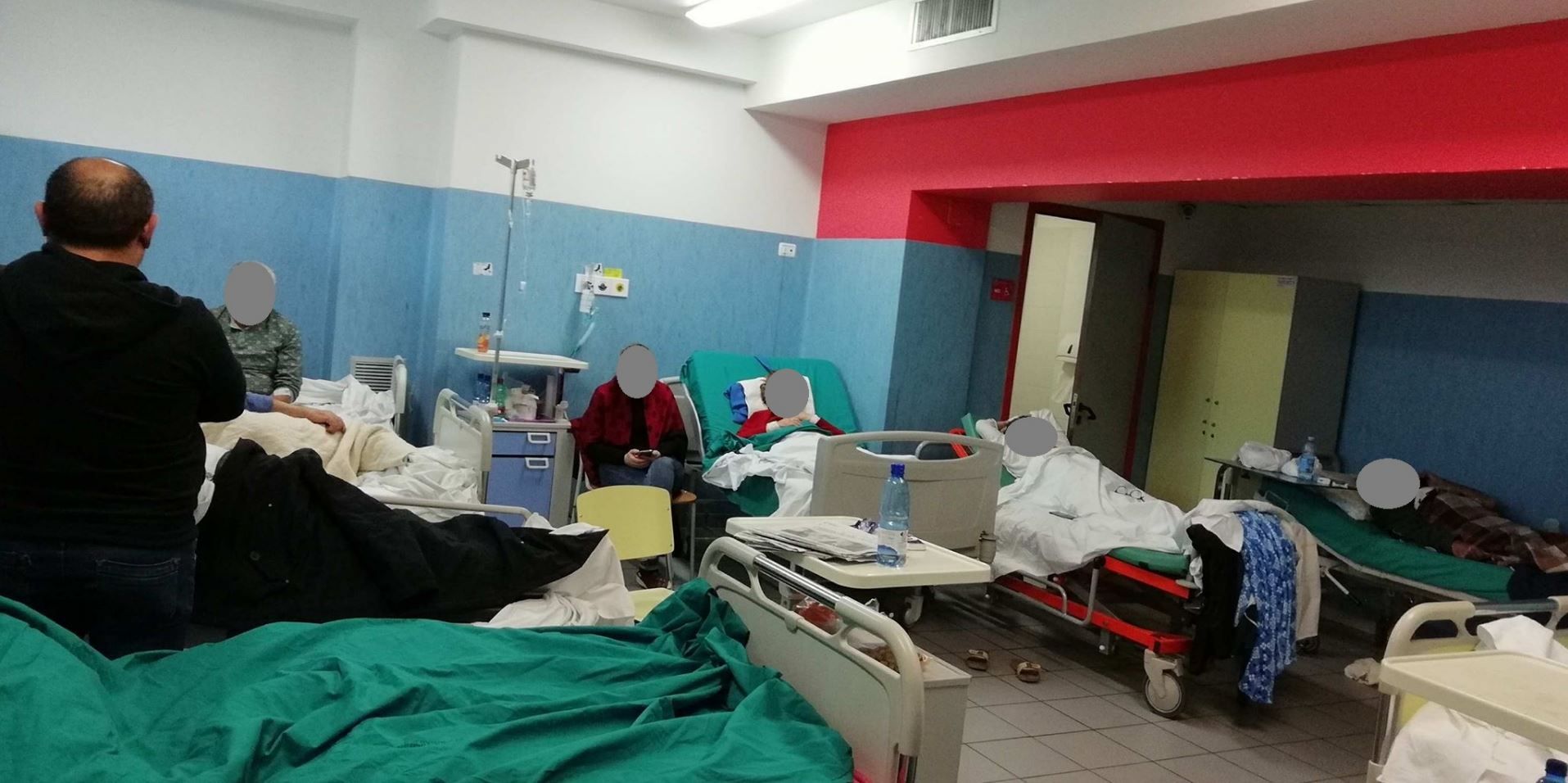 Pazienti abbandonati per giorni, zero controlli Covid e pochi medici. “Diapositive” dal caos del Pronto soccorso di Cosenza