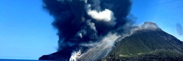 Nuova esplosione sullo Stromboli, nube sull’isola