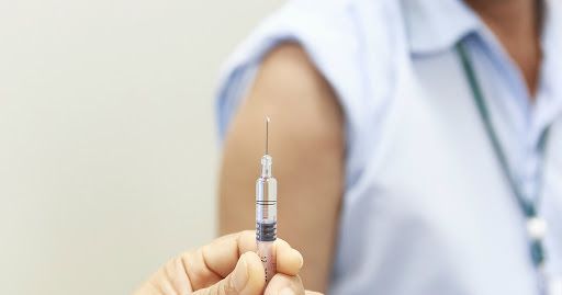 La "rivolta" dei medici: «Non ritireremo i vaccini, forniture non adeguate alle necessità degli utenti»