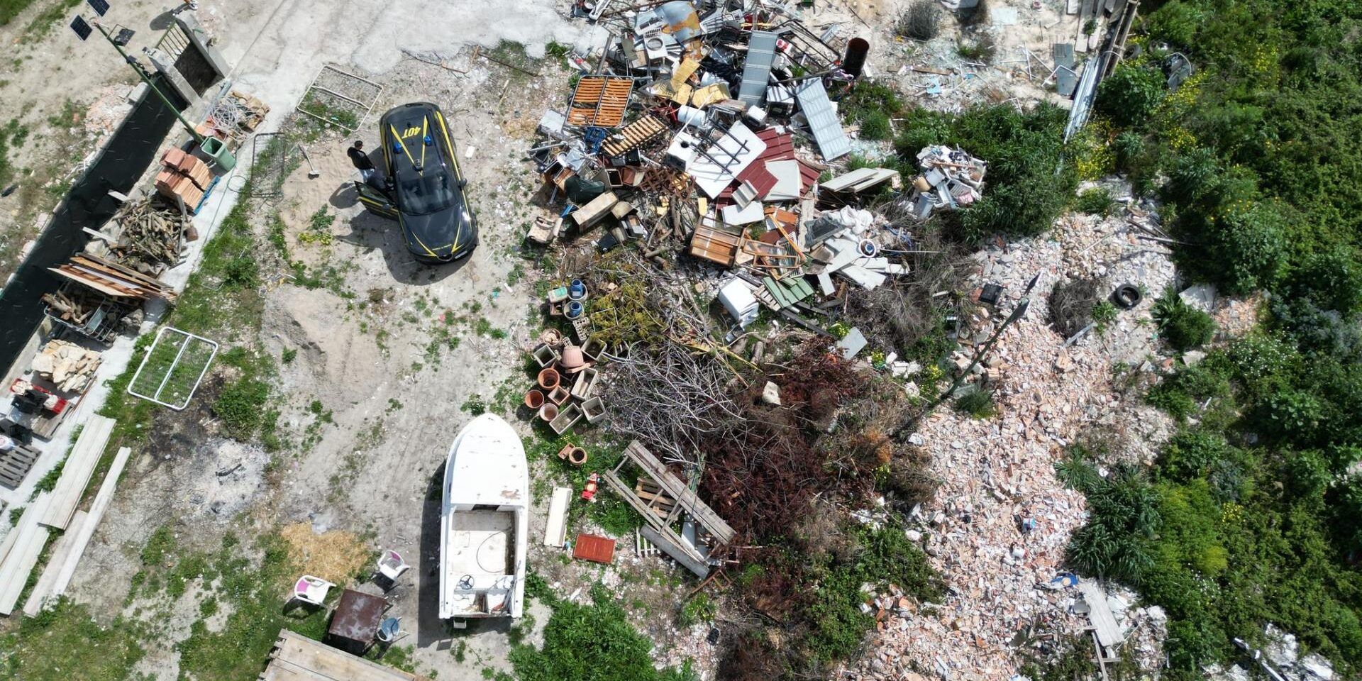 Sequestrata una discarica abusiva a Crotone: oltre 300 tonnellate di rifiuti pericolosi – VIDEO