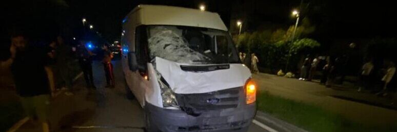 Due 15enni in bici investiti sulle strisce, uno è morto