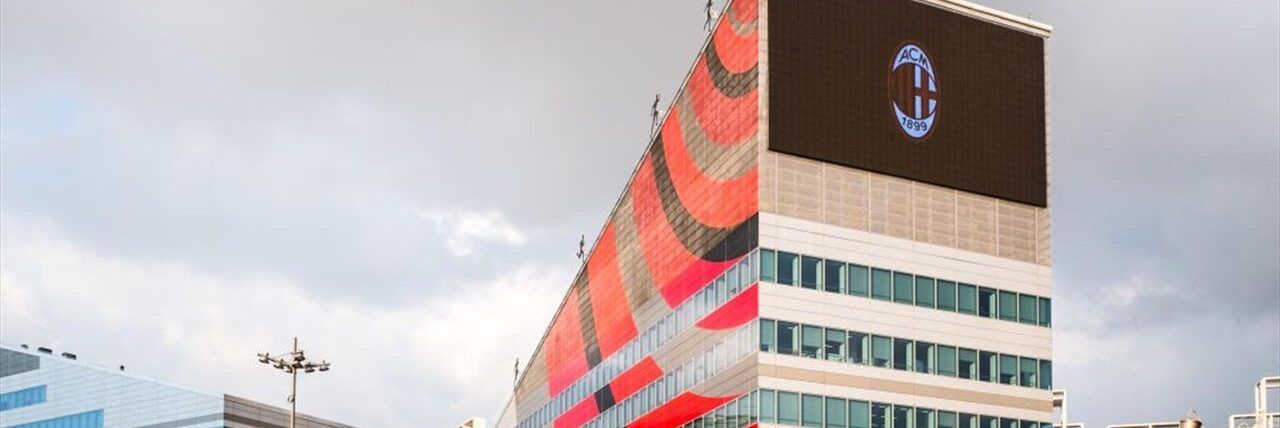 Vendita del Milan nel mirino della Procura, i finanzieri sequestrano atti