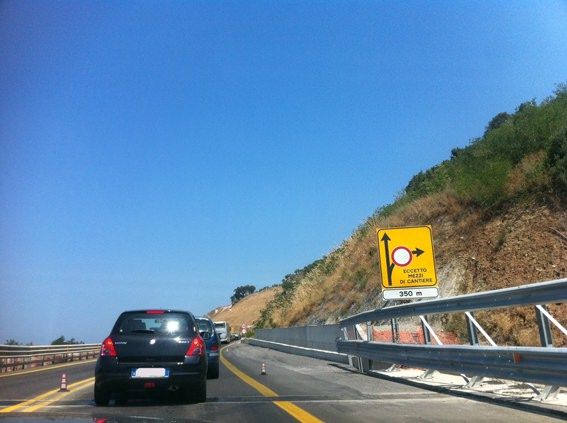 Dall'8 gennaio limitazioni al traffico su alcuni tratti dell'A2