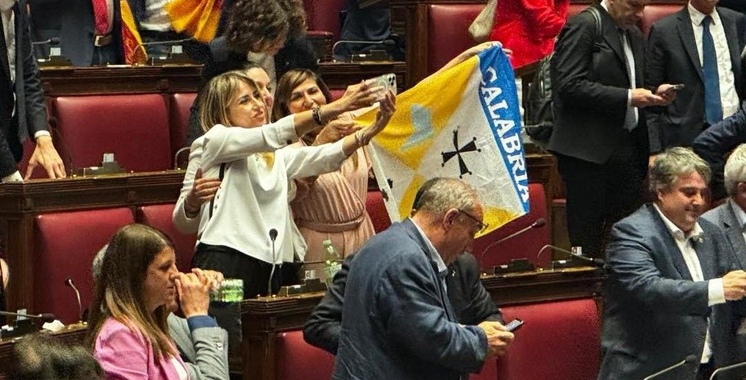 Autonomia, Simona Loizzo della Lega sventola la bandiera della Calabria