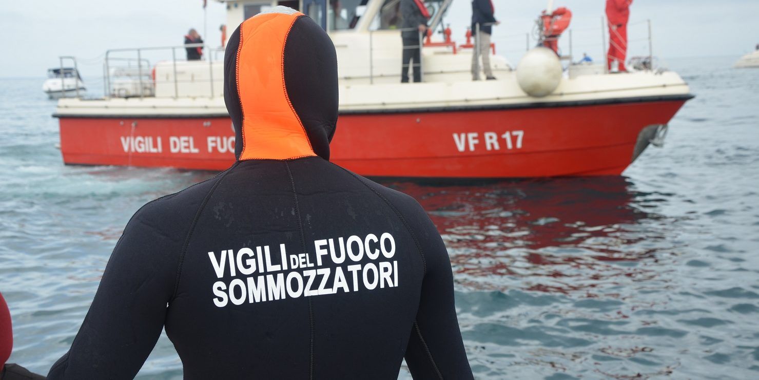 Colto da malore in acqua, salvato dai sommozzatori a Reggio Calabria