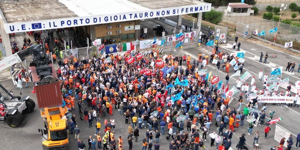 Porto di Gioia Tauro, parlano i lavoratori: «Abbiamo paura, si blocchi la normativa»