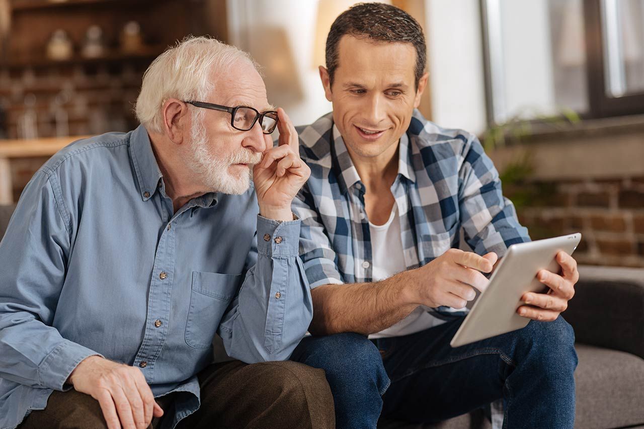 Aumenta l'età media in Italia, in Calabria è di 44 anni