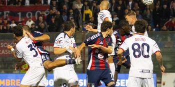 Crotone fuori dai playoff: pari fatale a Caserta