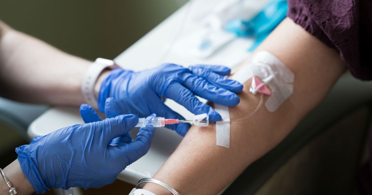 L’incubo per le vittime dell’infermiere: «Abusi sessuali durante la chemioterapia»