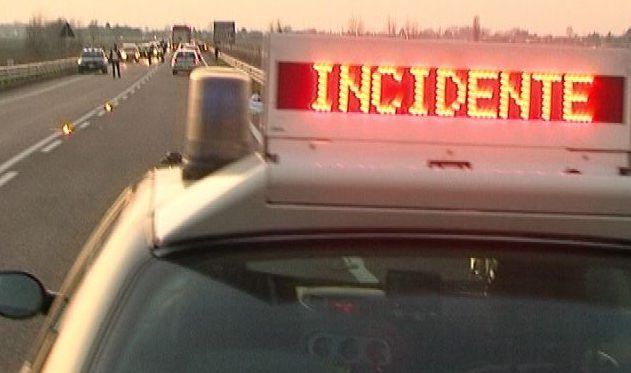 Incidente stradale nel Cosentino, diversi i feriti