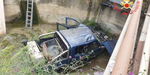 Tragico incidente sulla statale 106 a Crotone: due morti e due feriti