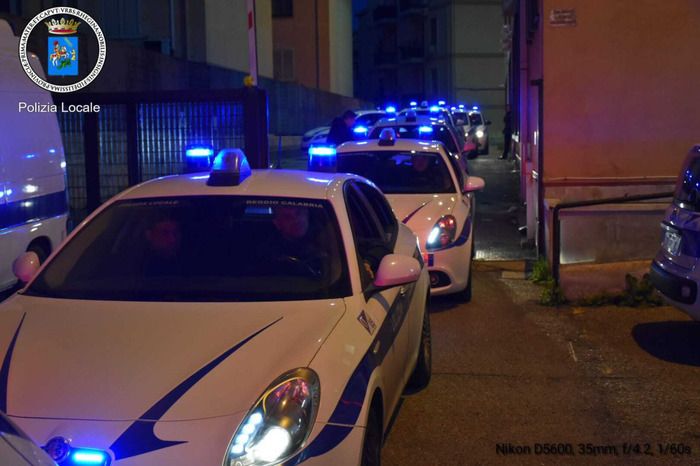 Traffico di rifiuti nel Reggino, sequestrate due aziende: 10 indagati