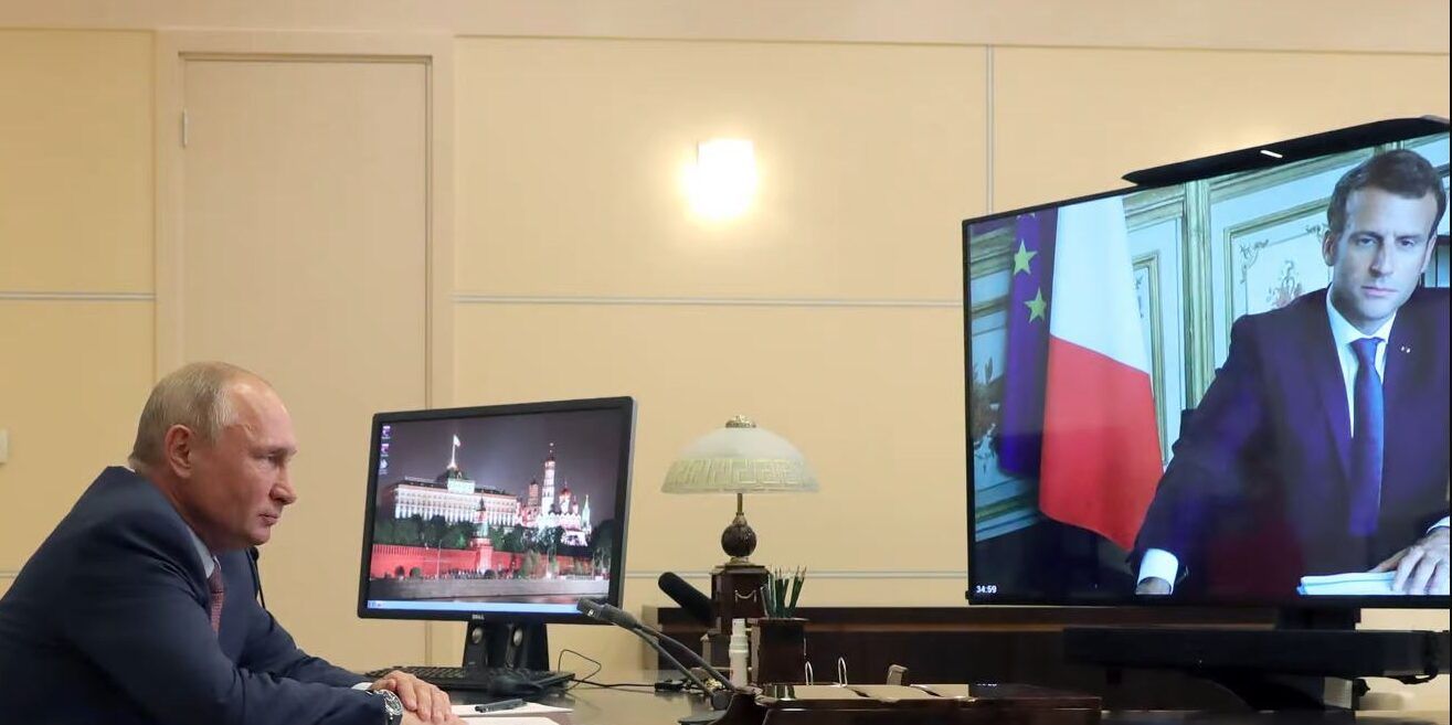 Putin a Macron: «Kiev resti neutrale». Primo incontro: «Basi per trattare»