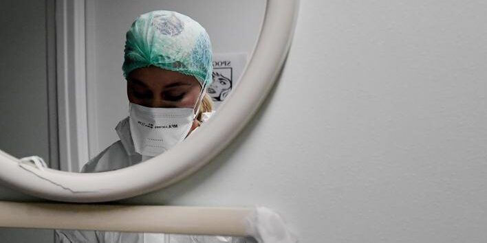 I pazienti del S. Anna: «Costretti a emigrare per essere curati»