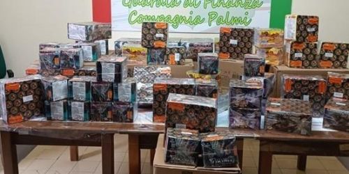 Maxi sequestro nel Reggino, trovati due quintali e mezzo di fuochi d'artificio e articoli natalizi non sicuri