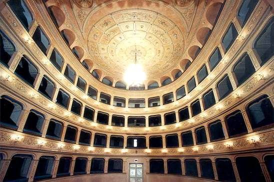 «I fondi per la cultura solo al cerchio magico di Oliverio»