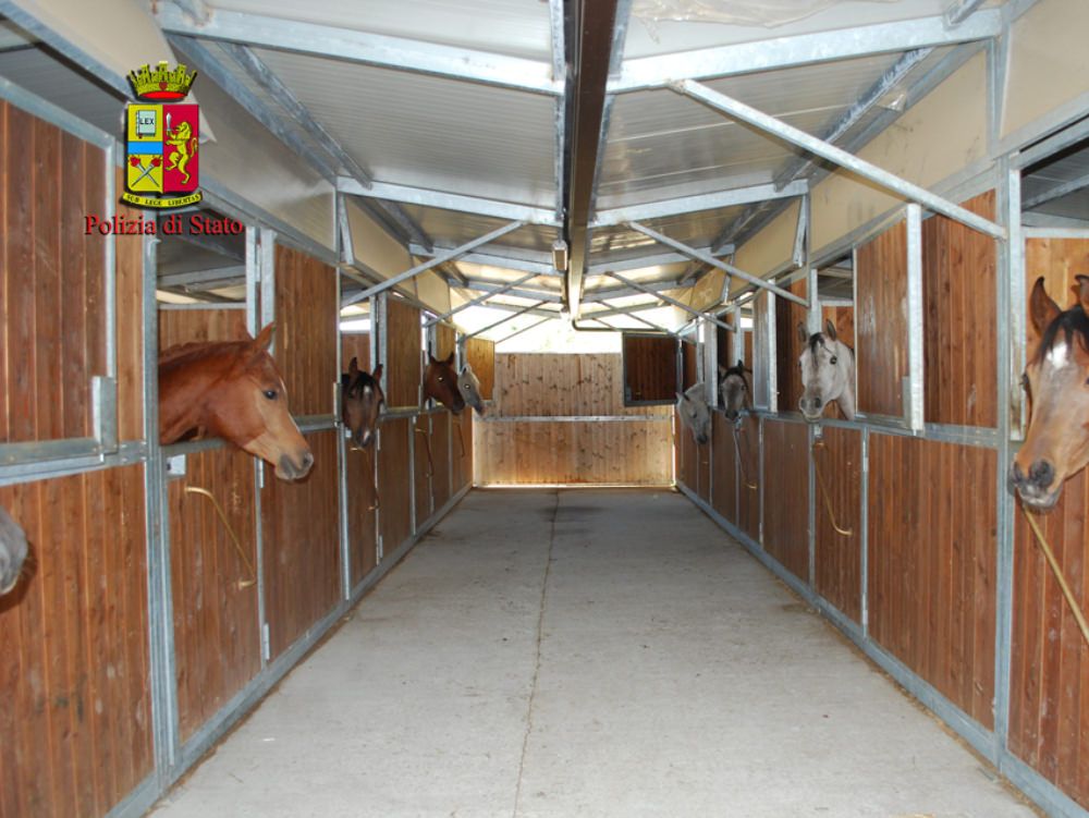 Siderno, confiscati beni per due milioni di euro