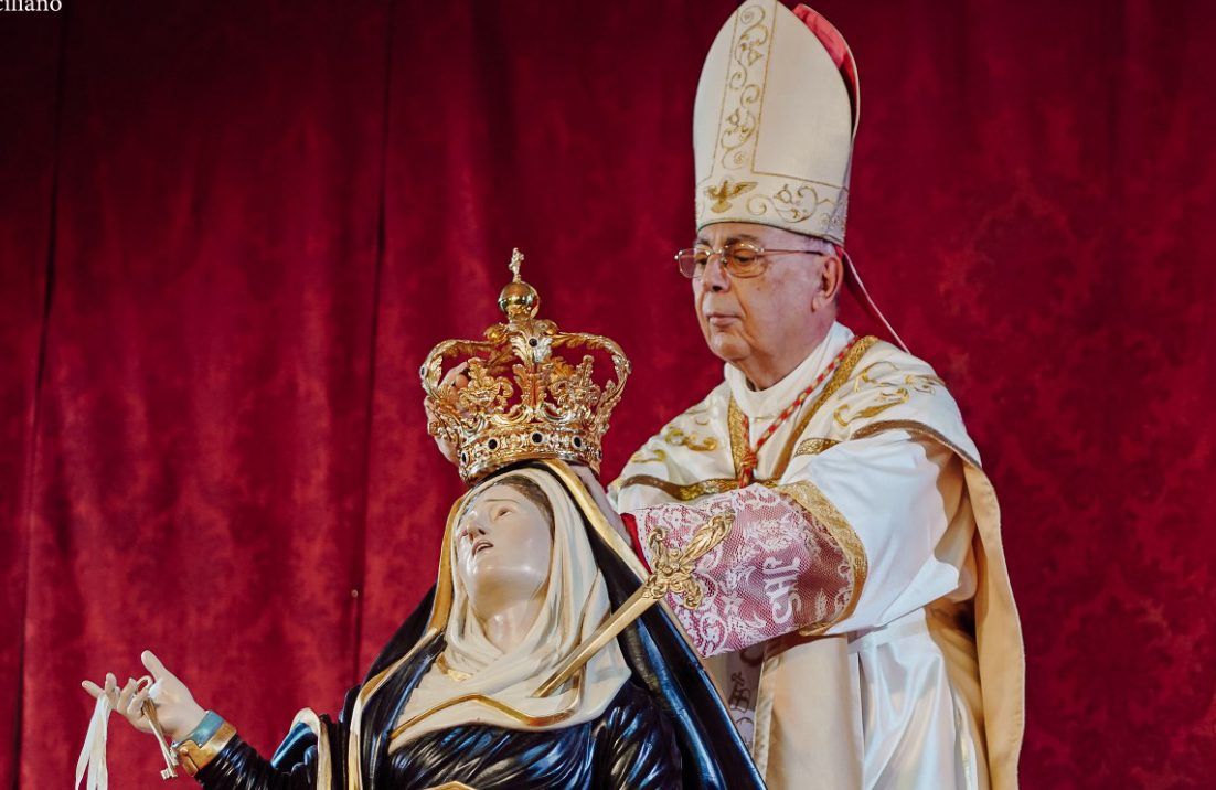 Ciminà celebra la Madonna Addolorata, la nuova Corona porta la firma del maestro Michele Affidato