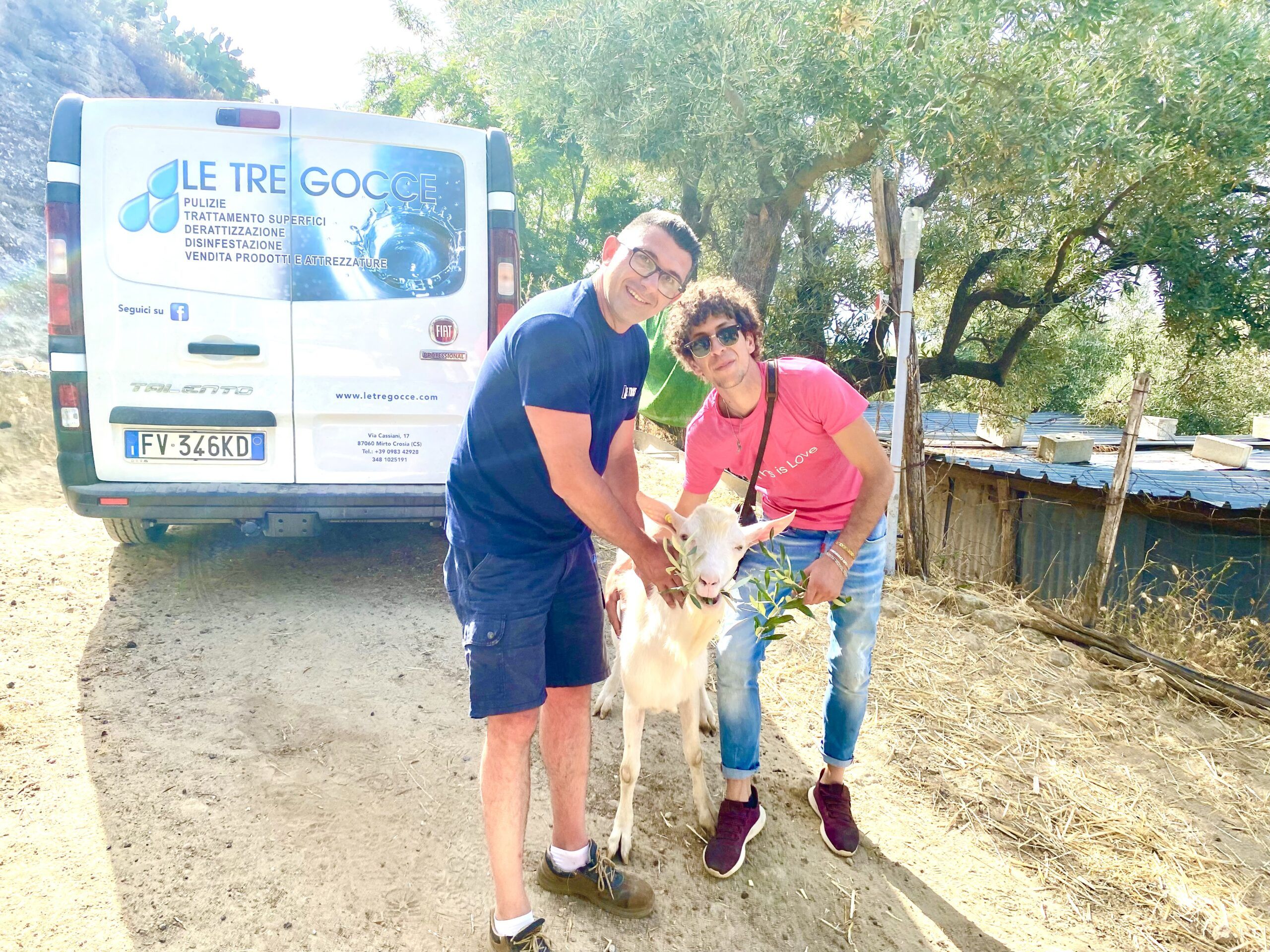 A sorpresa “Manuè”: disinfestazione nell’azienda del tiktoker Riccelli