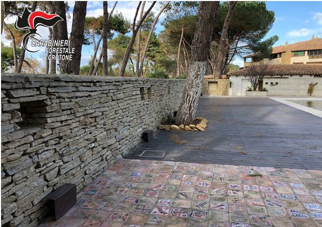 Costruzione illegale sul demanio, due denunce nel Crotonese