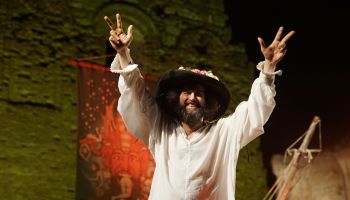 Vinicio Capossela, “E morte non avrà dominio”. In un piccolo niente c’è il tutto