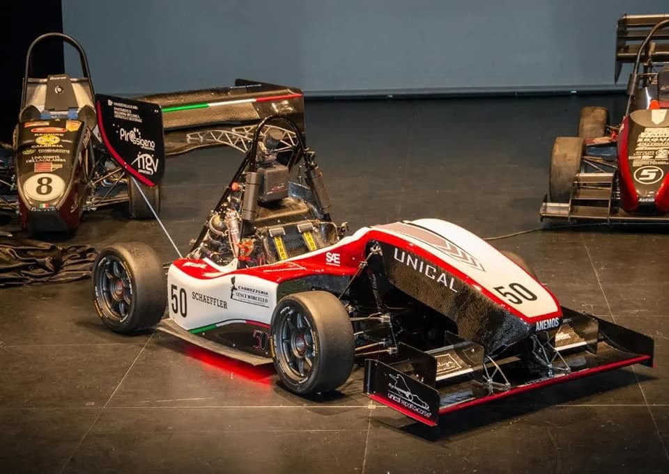 Formula Sae, terzo posto per l’auto costruita dagli studenti dell’Unical – VIDEO