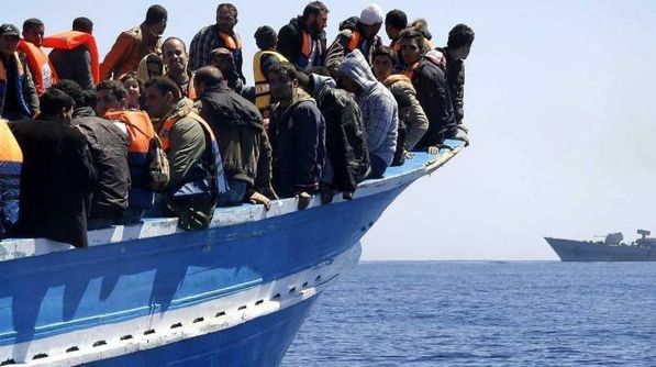 In arrivo a Vibo rimorchiatore con 350 migranti