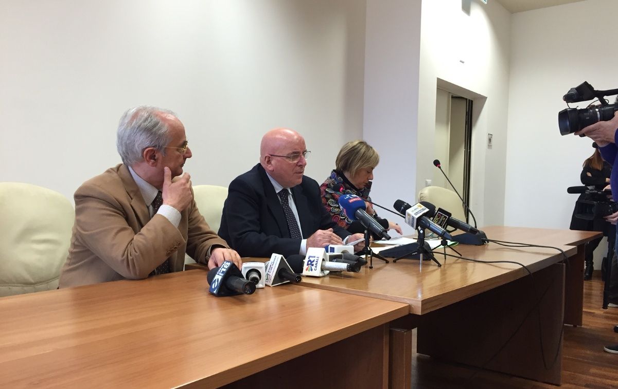 Rifiuti, Oliverio striglia la “sua” burocrazia