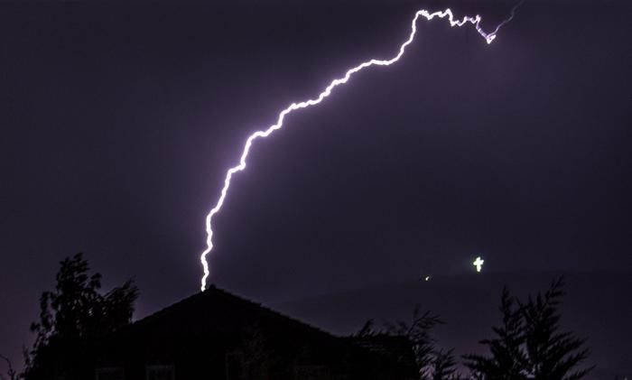 Calciatore 12enne colpito da un fulmine a Chieti, è grave