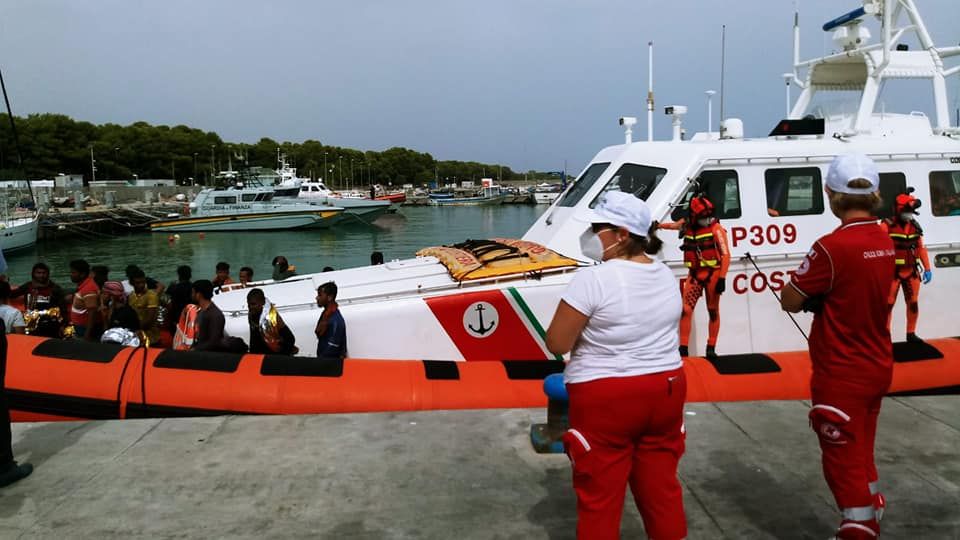 Nuovo sbarco a Roccella Ionica, in mattinata arrivati 49 migranti