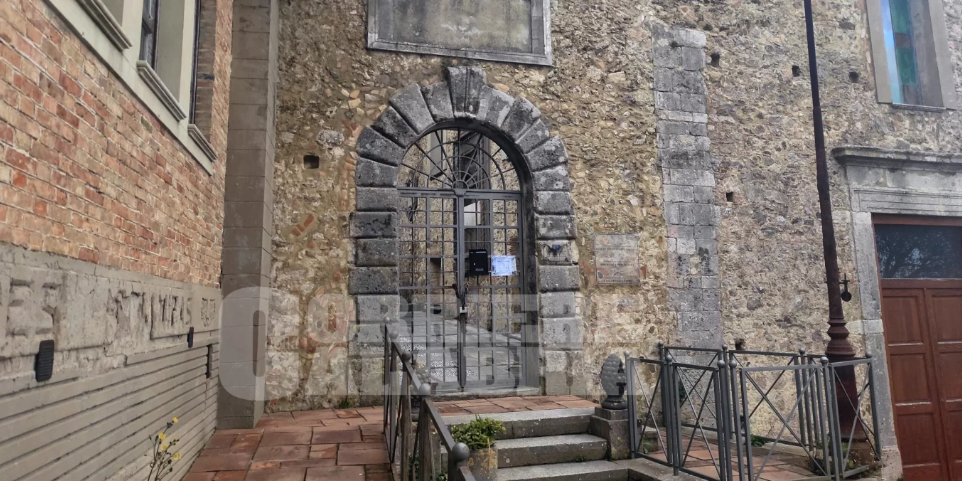 Il Polo d’alta formazione nella “casa” del Sistema bibliotecario vibonese: «Prima dei nuovi inquilini, l’altro deve essere sfrattato»