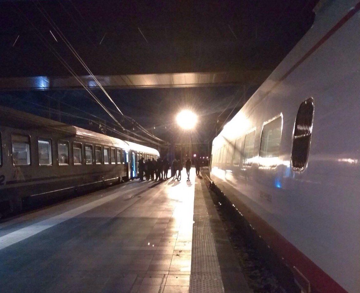 Due “Frecce” bloccate, odissea per i pendolari calabresi