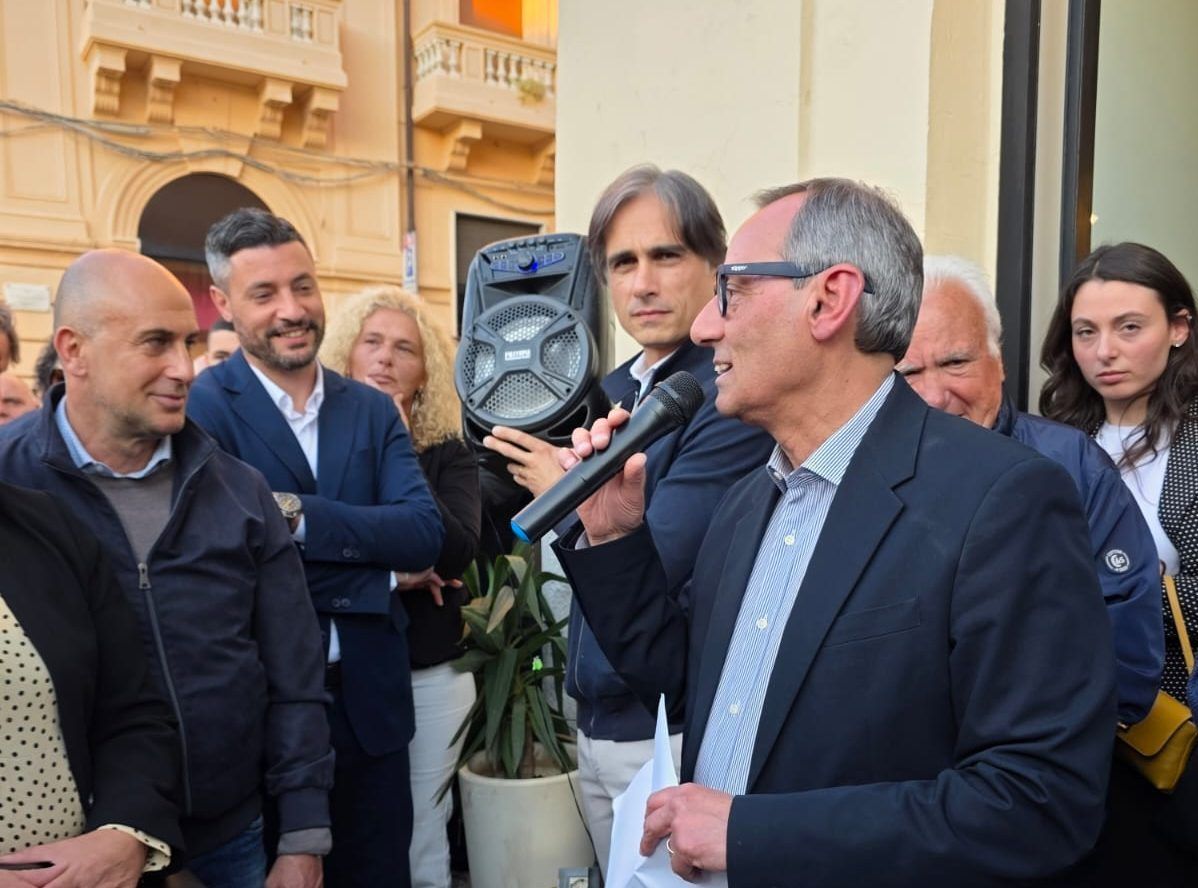 Elezioni Reggio, Battaglia apre la segreteria: «Amiamo la città e l’abbiamo difesa da tutte le imposizioni»